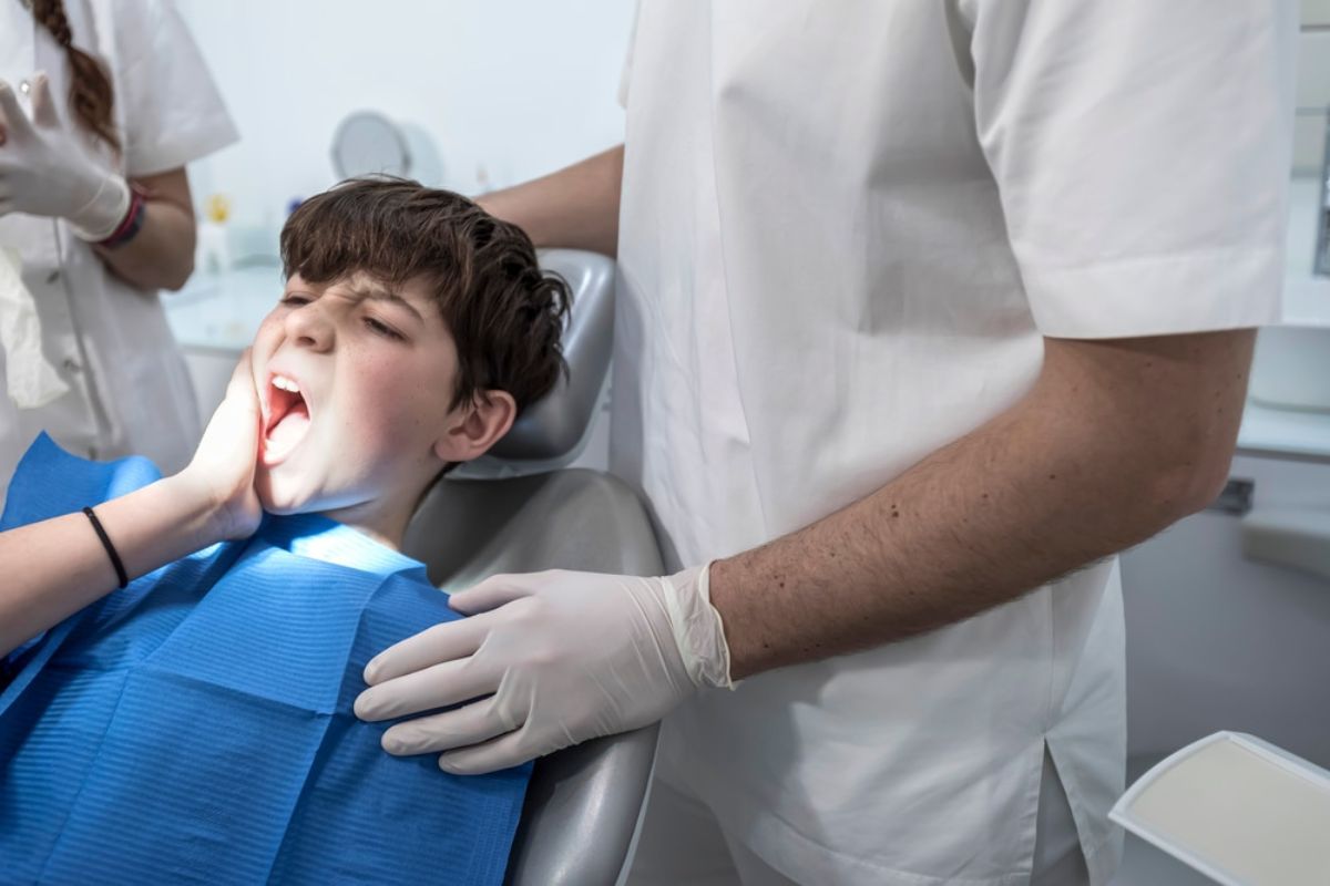 5 Common Reasons People Need Emergency Dentist Services