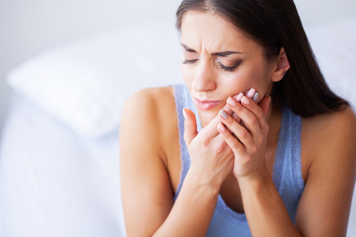 Severe Tooth Pain at Night? Expert Emergency Dentist Tips for Winter Springs Residents